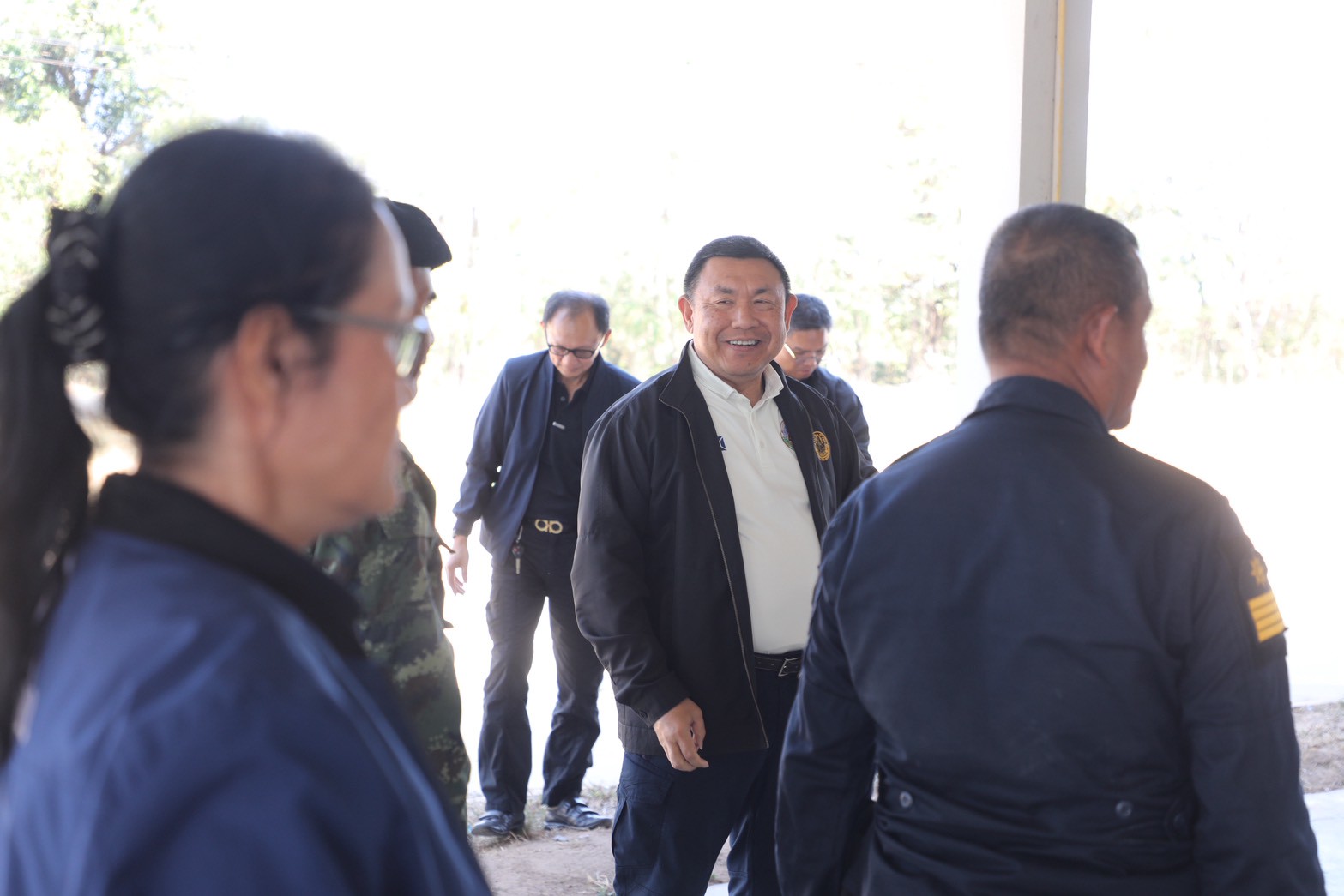 title - เลขาฯ ส.ป.ก. รุดให้กำลังใจพี่น้องเกษตรกรในเขตปฏิรูปที่ดินพื้นที่ชายแดนอุบลฯ ใกล้จุดสู้รบเพียง 7 กม.